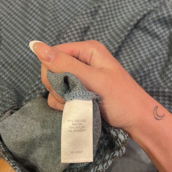 Ponte Woman’s Short Sleeve Blue & Gray Sweater Size 3X - Picture 5 of 5